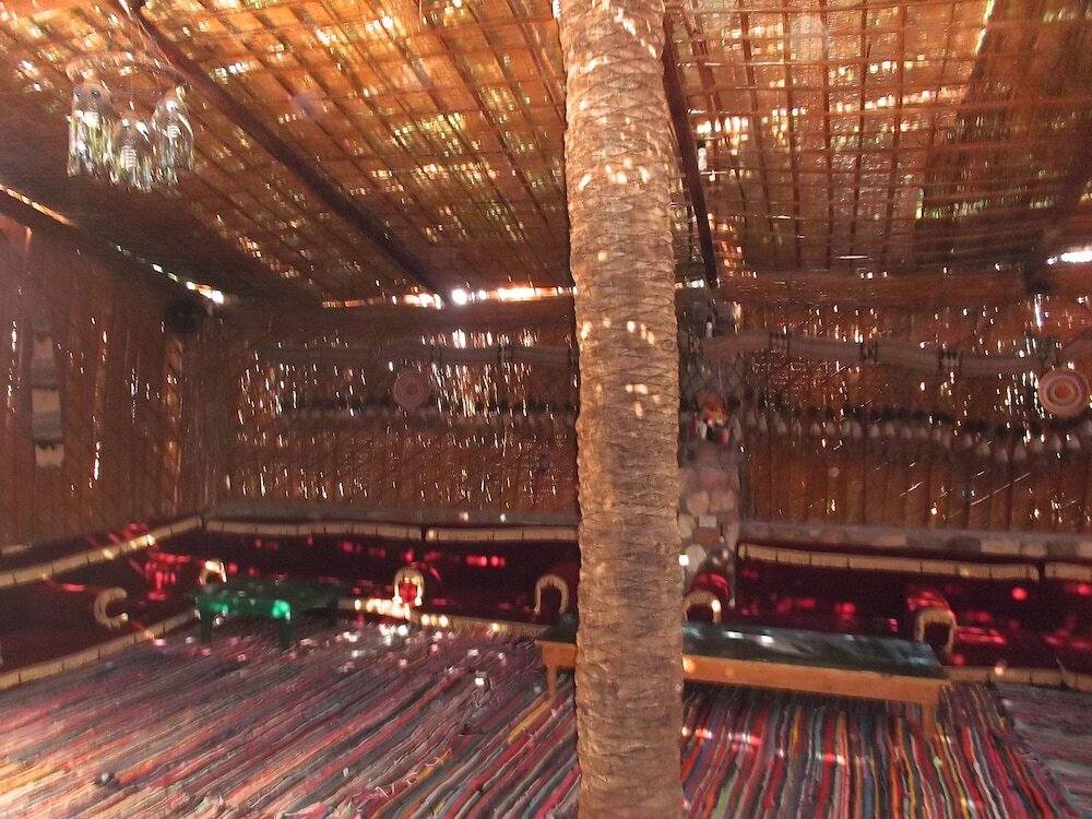Аль-Бавити: Bedouin Castle