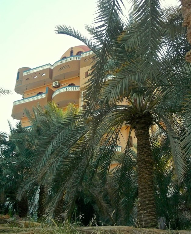 Аль-Бавити: Bedouin Castle