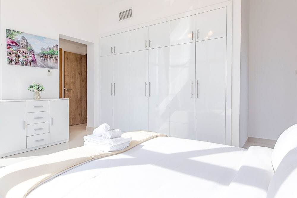 Дубай: Luton Vacation Homes Continental Tower