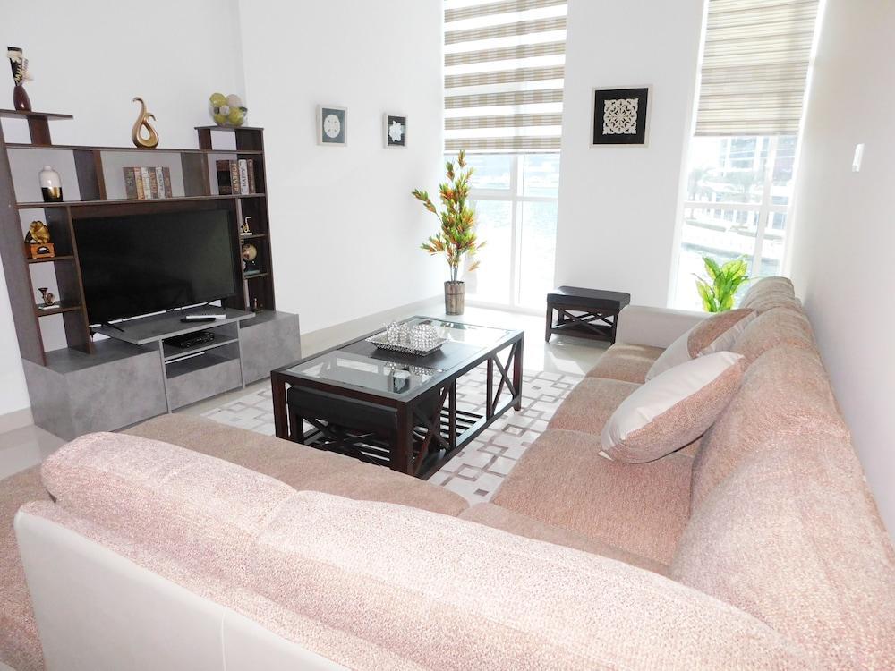 Дубай: Luton Vacation Homes Continental Tower