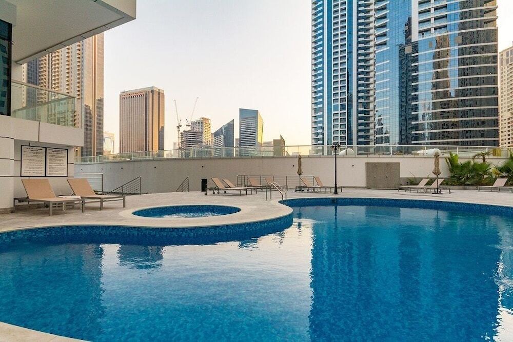 Дубай: Luton Vacation Homes Continental Tower