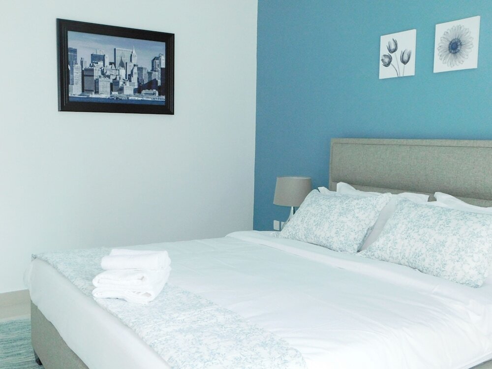 Дубай: Luton Vacation Homes Continental Tower