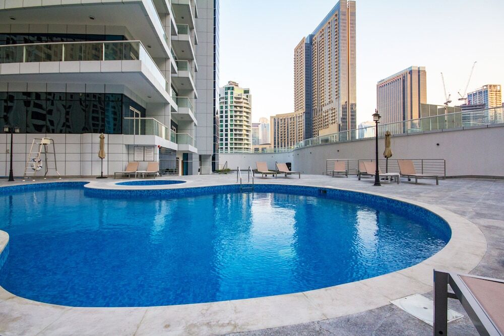 Дубай: Luton Vacation Homes Continental Tower