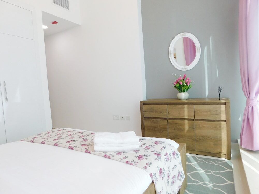 Дубай: Luton Vacation Homes Continental Tower