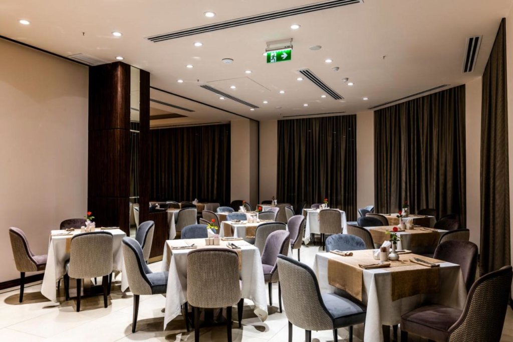 Ереван: Отель Ramada and Suites by Wyndham Yerevan