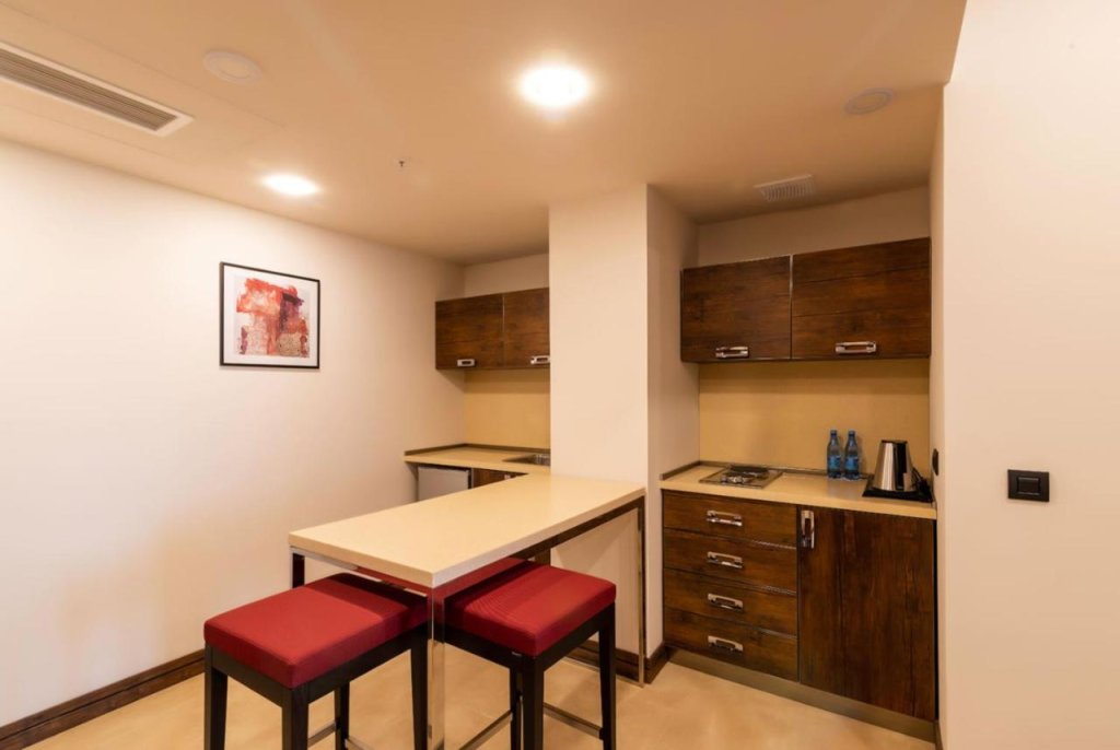 Ереван: Отель Ramada and Suites by Wyndham Yerevan