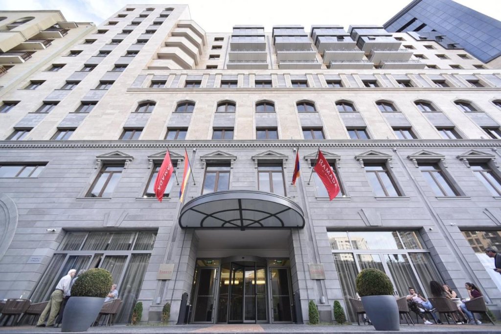 Ереван: Отель Ramada and Suites by Wyndham Yerevan