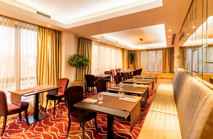 Ереван: Отель Ramada and Suites by Wyndham Yerevan