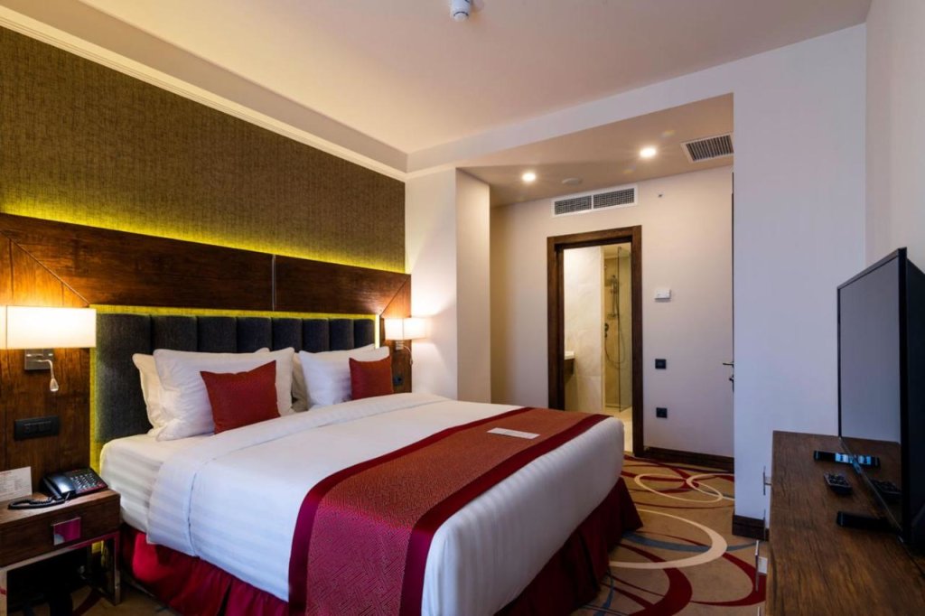 Ереван: Отель Ramada and Suites by Wyndham Yerevan