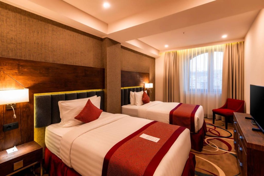 Ереван: Отель Ramada and Suites by Wyndham Yerevan