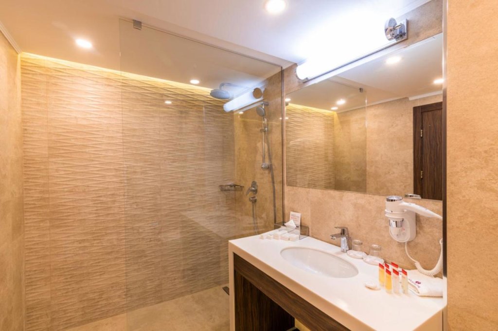 Ереван: Отель Ramada and Suites by Wyndham Yerevan