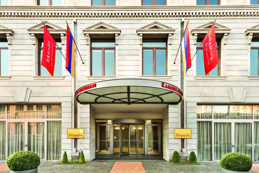Ереван: Отель Ramada and Suites by Wyndham Yerevan