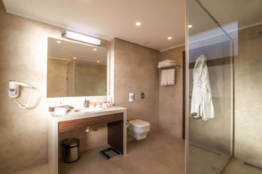 Ереван: Отель Ramada and Suites by Wyndham Yerevan