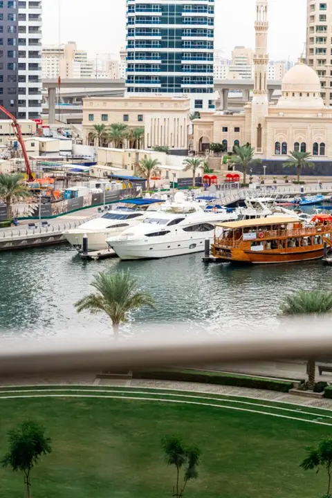 Дубай: Апартаменты HiGuests Vacation Homes - Sparkle Towers 2