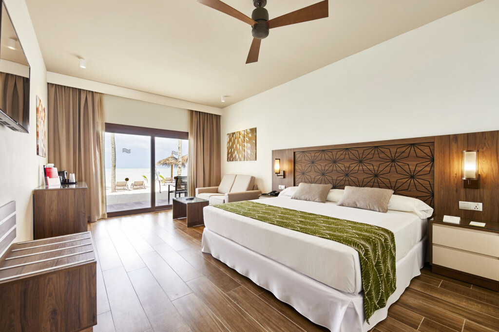 Атолл Дхаалу: Отель RIU Atoll All inclusive