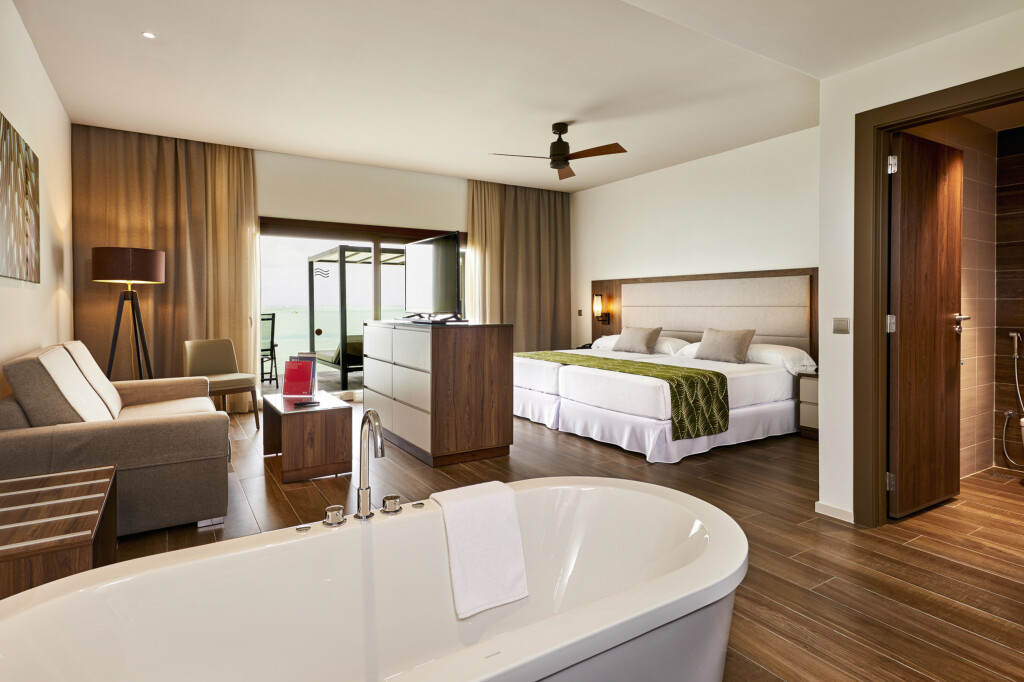 Атолл Дхаалу: Отель RIU Atoll All inclusive