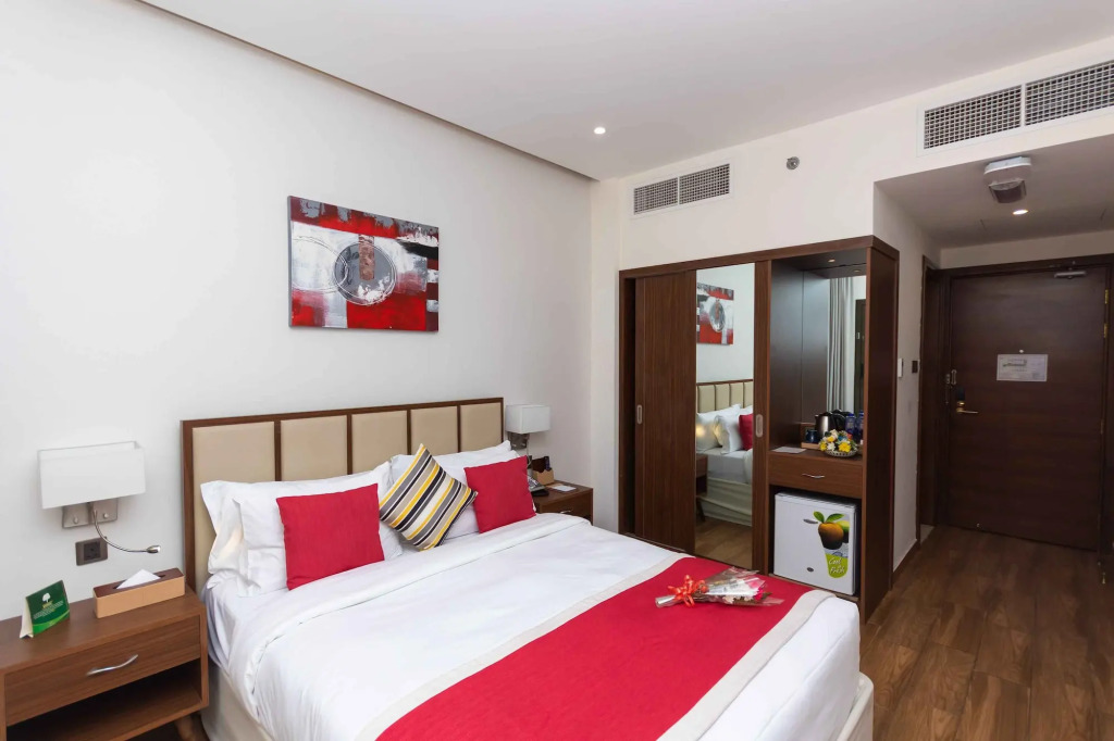 Дубай: Le Wana Hotel