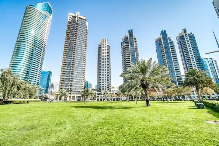 Дубай: Shakespeare Ease By Emaar