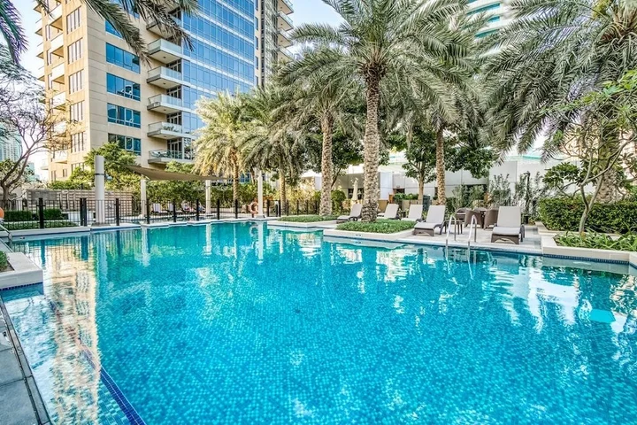 Дубай: Shakespeare Ease By Emaar