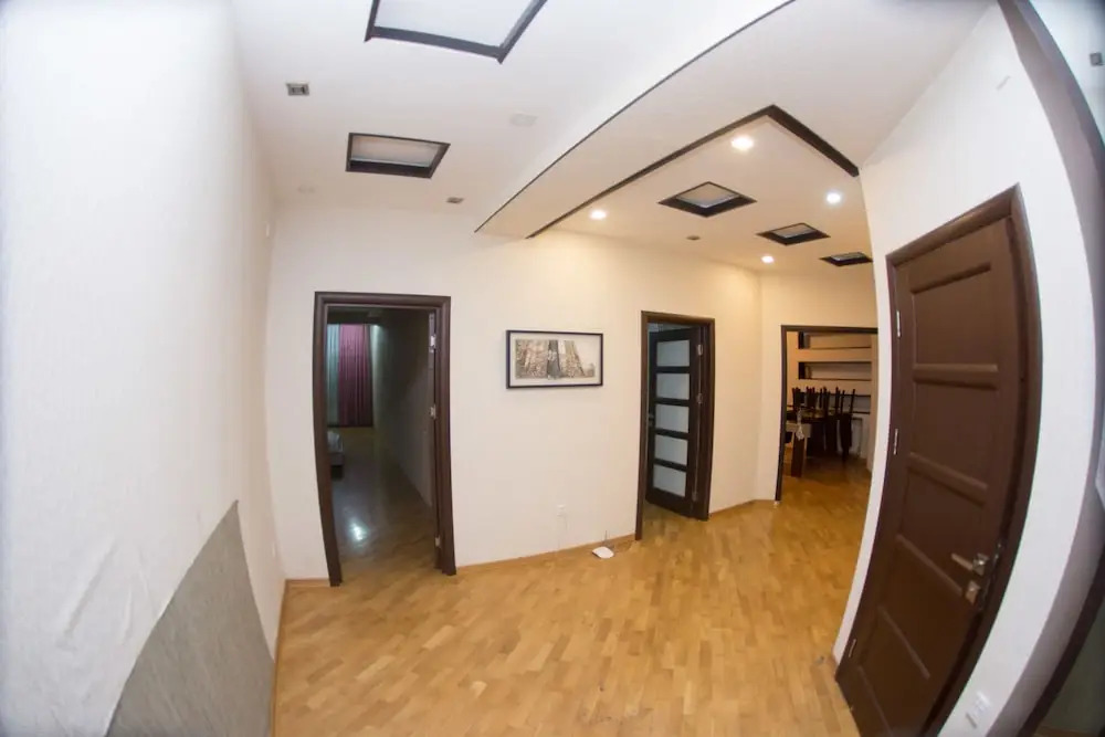 Баку: Bakuvi Tourist Apartment B086