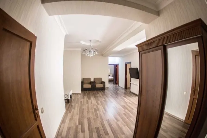 Баку: Bakuvi Tourist Apartment B098