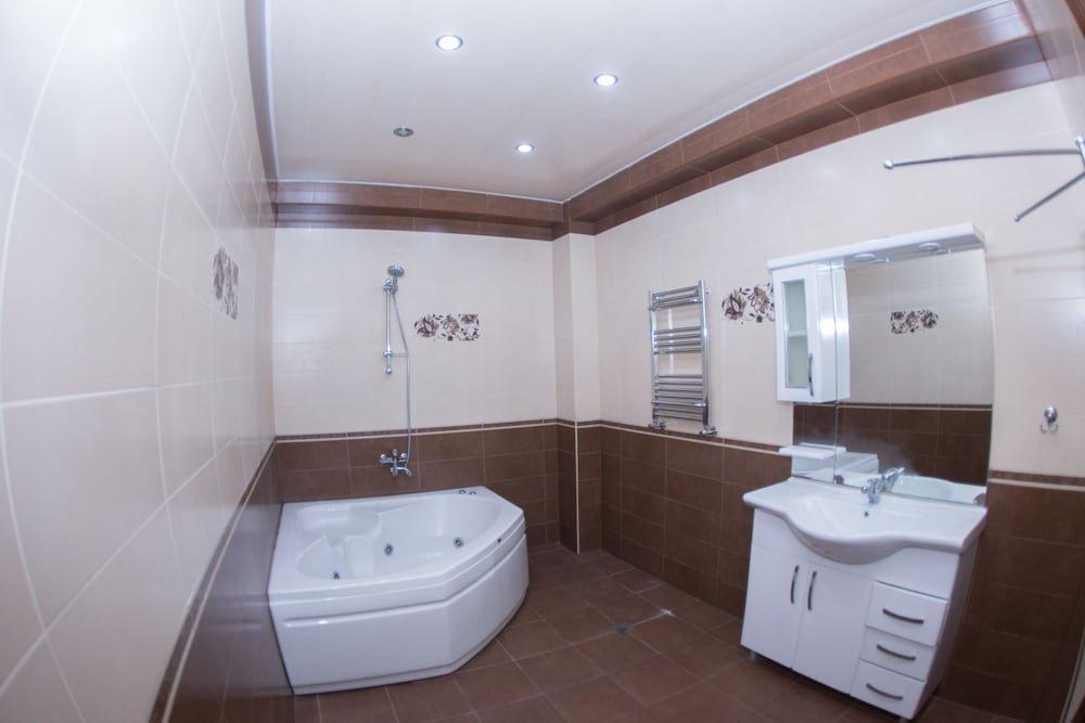 Баку: Bakuvi Tourist Apartment B092