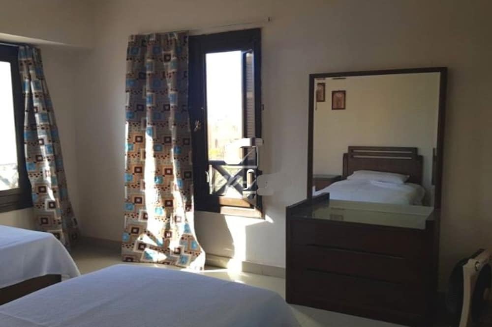 Эль-Аламейн: Lazorde Bay Duplex Chalet 3 Bedroom