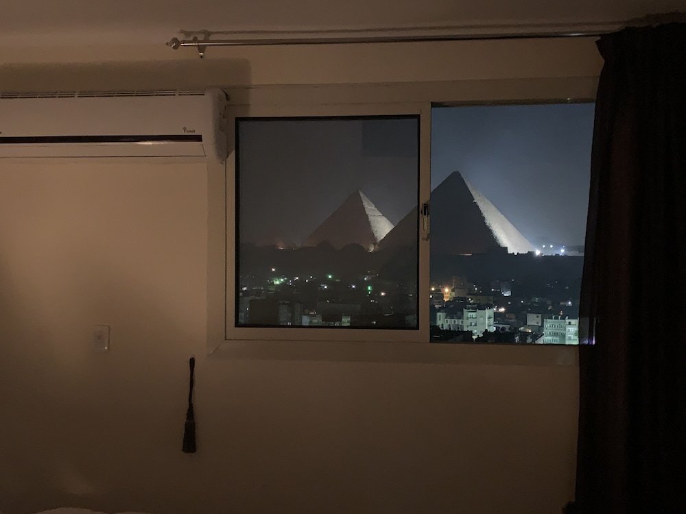 Гиза: 9 Pyramids Inn