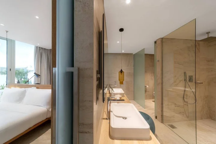 Дубай: FIVE Jumeirah Village Dubai