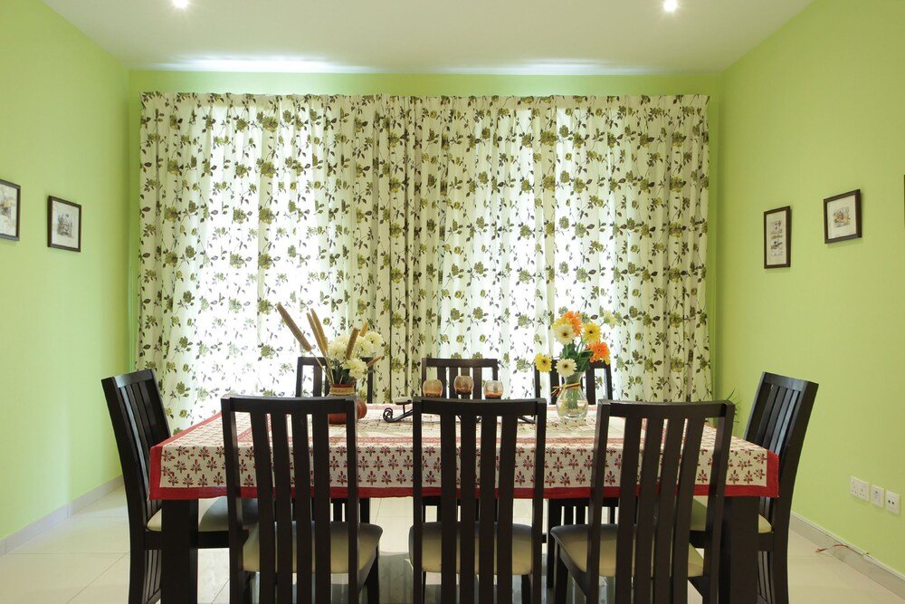 Дубай: Signature Holiday Home-Masakin Al Furjan