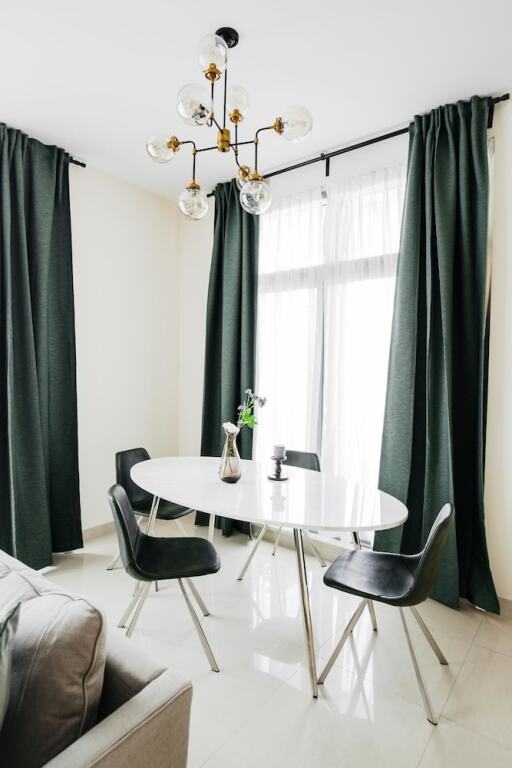 Дубай: FantaStay Claren Tower 2