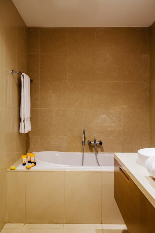 Дубай: FantaStay Claren Tower 2