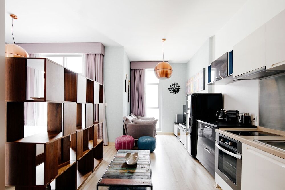 Дубай: FantaStay Claren Tower 1