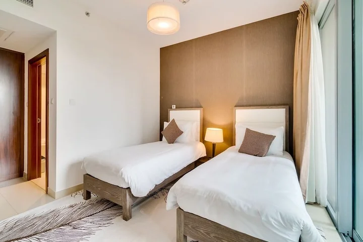 Дубай: Meadow 2 Bedroom Apartment Ease By Emaar