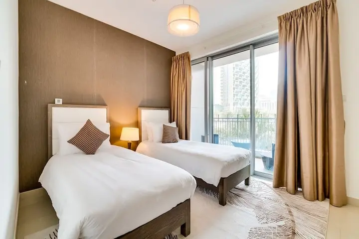 Дубай: Meadow 2 Bedroom Apartment Ease By Emaar