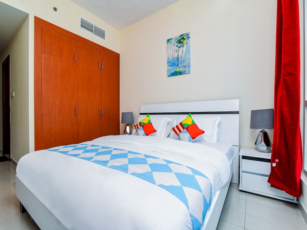 Дубай: OYO Home 176 1BHK Lake Tower JLT