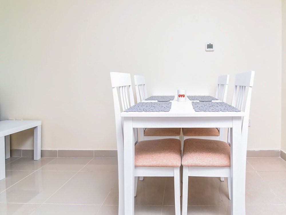 Дубай: OYO Home 176 1BHK Lake Tower JLT