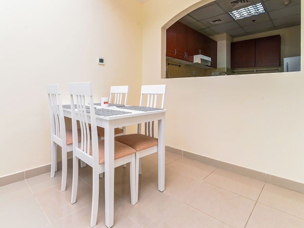 Дубай: OYO Home 176 1BHK Lake Tower JLT