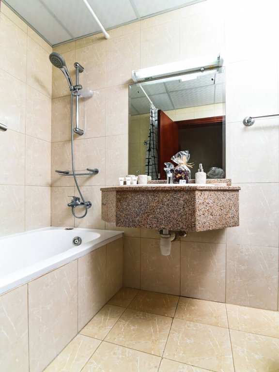 Дубай: OYO Home 176 1BHK Lake Tower JLT