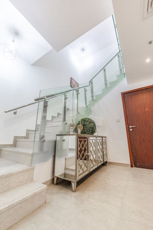 Дубай: Bravo Way Burj Residences Tower 9