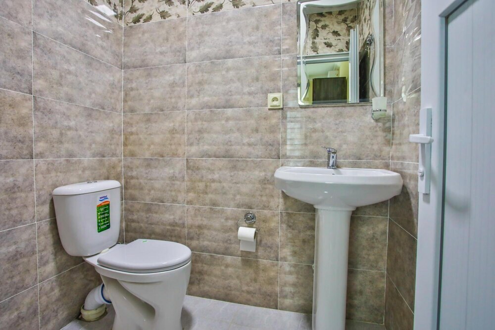 Кутаиси: Book Hotel