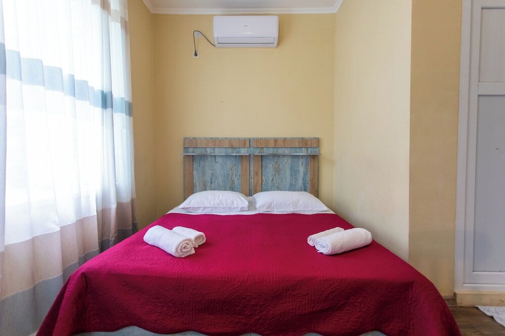 Кутаиси: Book Hotel