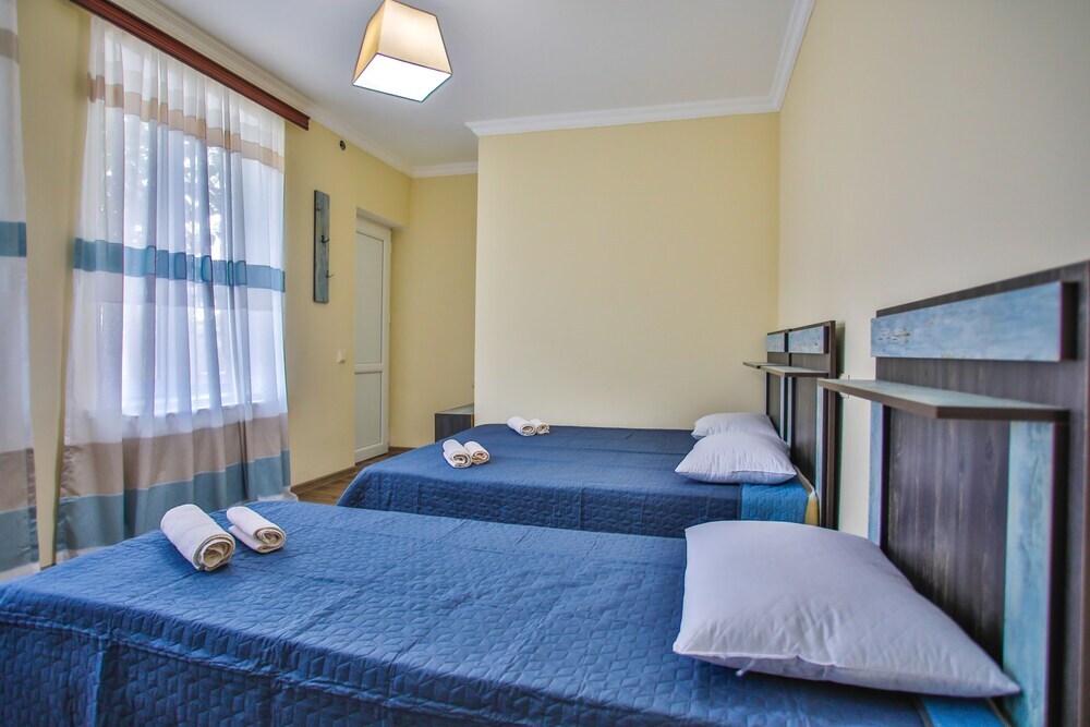 Кутаиси: Book Hotel
