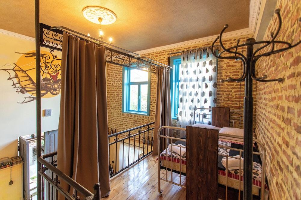 Кутаиси: Book Hotel