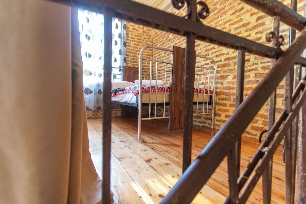 Кутаиси: Book Hotel