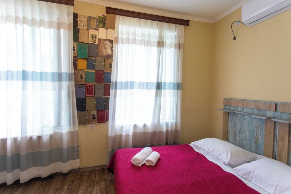 Кутаиси: Book Hotel