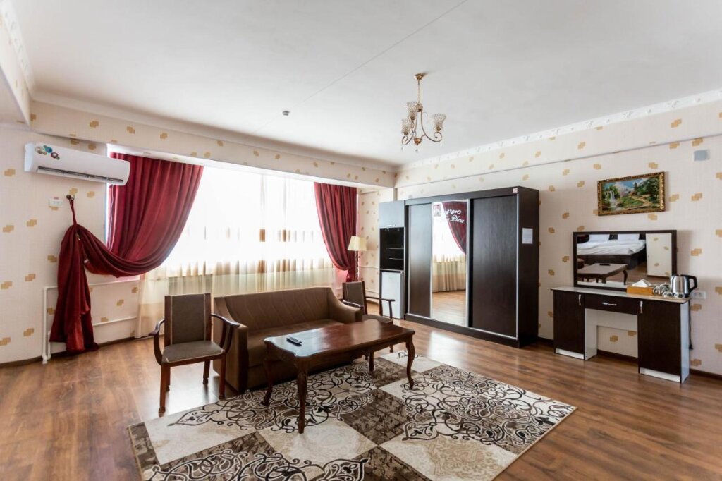 Навои: Отель Garden Plaza