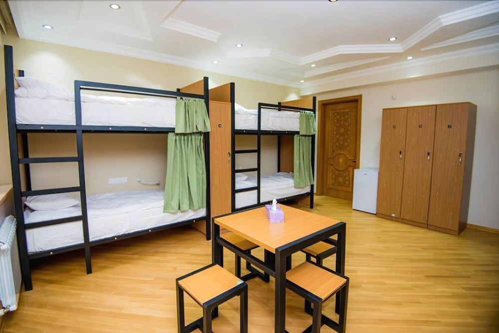Баку: The Royal Spinel Hostel