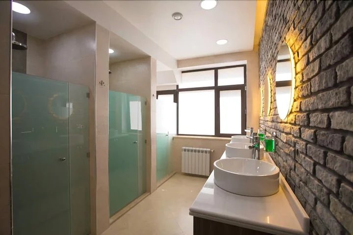 Баку: The Royal Spinel Hostel