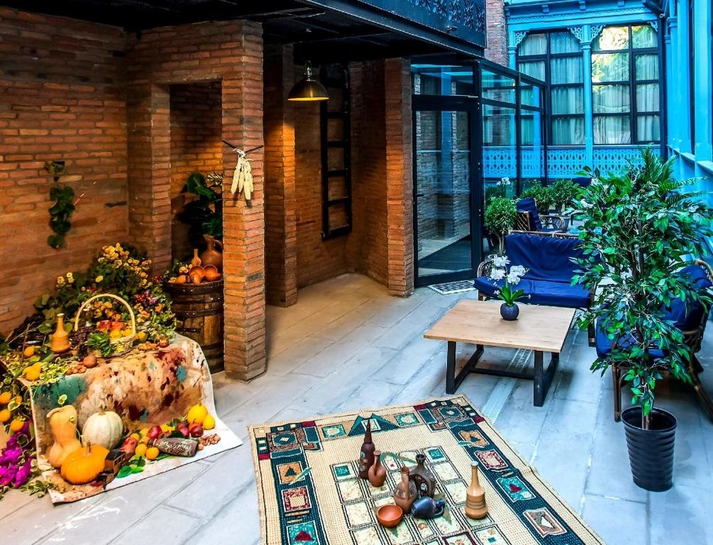 Тбилиси: Hotel Royal Inn